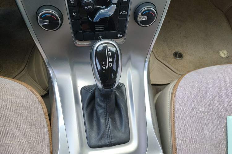 Used Volvo S80L 2014 2.0T T5 Intelligent Luxury Edition Gear Lever