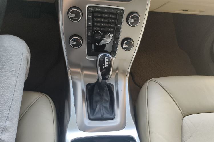 Used Volvo S80L 2014 2.0T T5 Intelligent Luxury Edition Gear Lever
