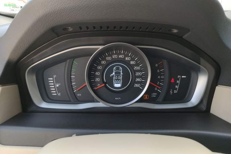 Used Volvo S80L 2014 2.0T T5 Intelligent Luxury Edition Instrument Cluster