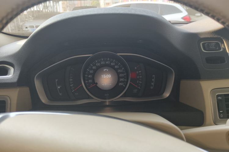 Used Volvo S80L 2014 2.0T T5 Intelligent Luxury Edition Instrument Cluster