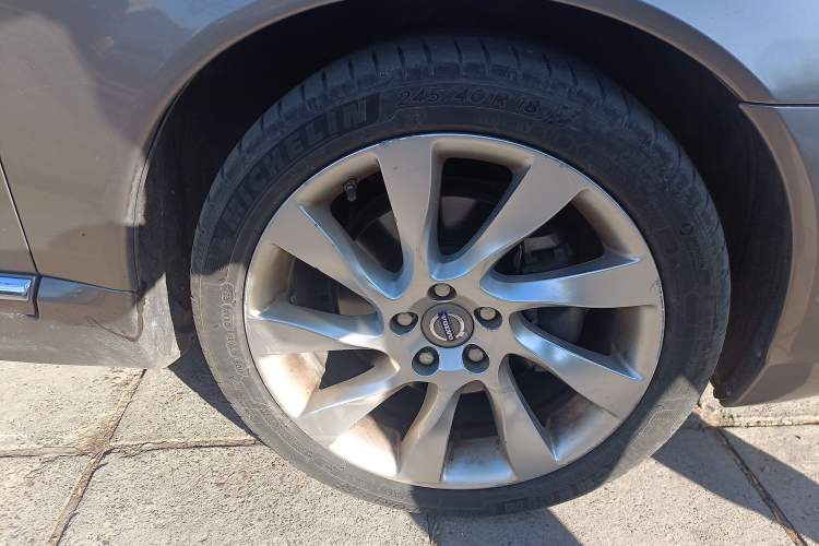 Used Volvo S80L 2014 2.0T T5 Luxury Executive Edition Right Front Wheel Hub
