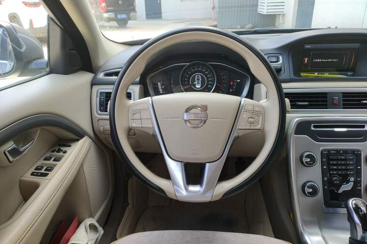 Used Volvo S80L 2014 2.0T T5 Intelligent Luxury Edition Steering Wheel