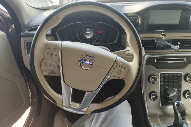 Used Volvo S80L 2014 2.0T T5 Intelligent Luxury Edition Steering Wheel
