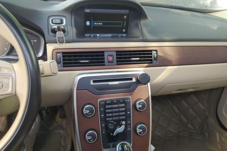 Used Volvo S80L 2014 2.0T T5 Smart Luxury Edition Audio And AC Panel