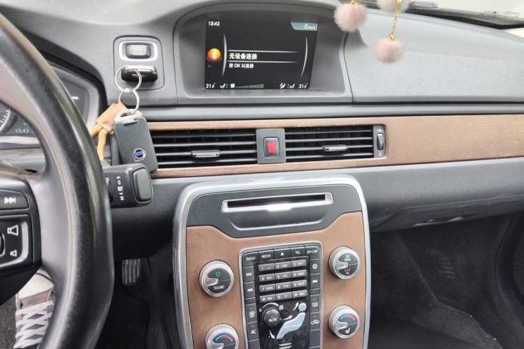 Used Volvo S80L 2014 2.0T T5 Smart Luxury Edition Audio And AC Panel