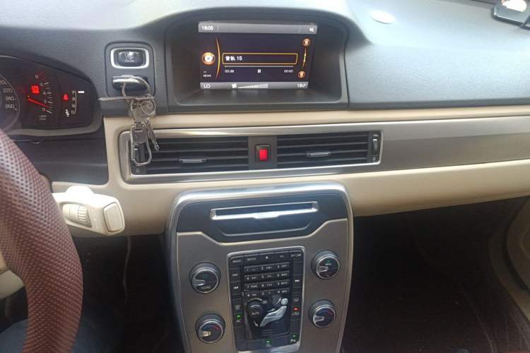 Used Volvo S80L 2014 2.0T T5 Intelligent Luxury Edition Audio And AC Panel