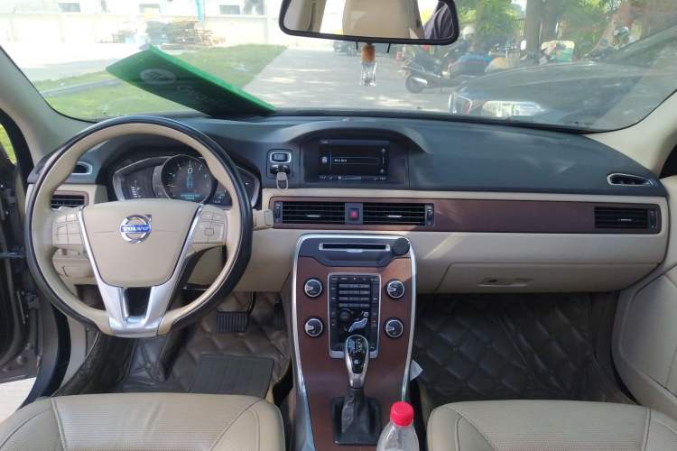Used Volvo S80L 2014 2.0T T5 Smart Luxury Edition Center Console