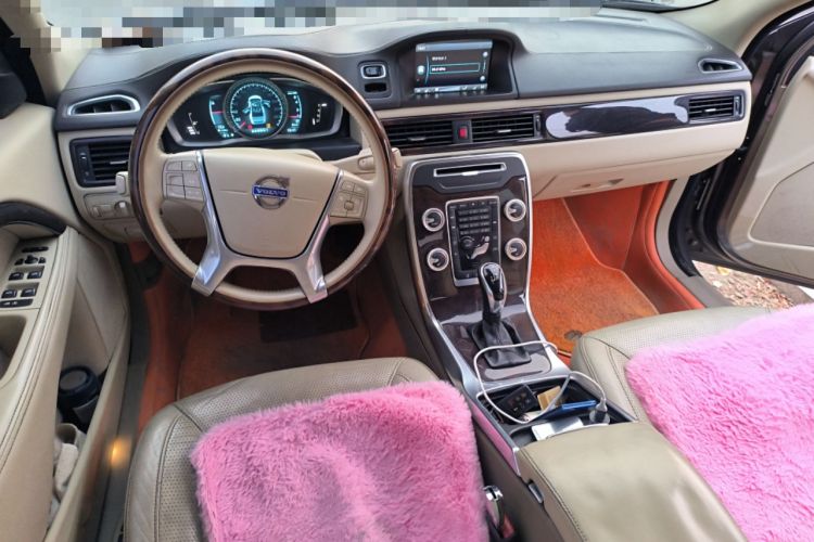 Used Volvo S80L 2014 2.0T T5 Luxury Executive Edition Center Console