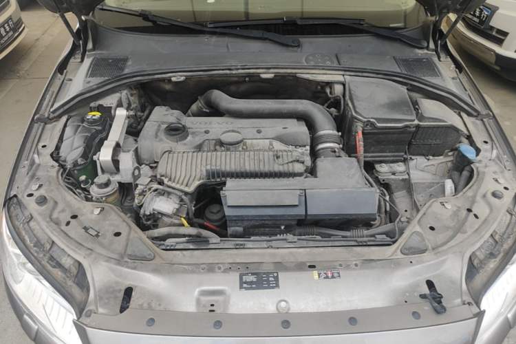 Used Volvo S80L 2014 2.0T T5 Intelligent Luxury Edition Engine Bay