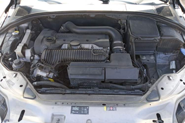 Used Volvo S80L 2014 2.0T T5 Luxury Executive Edition Engine Bay
