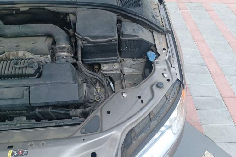 Used Volvo S80L 2014 2.0T T5 Luxury Executive Edition Engine Bay Left