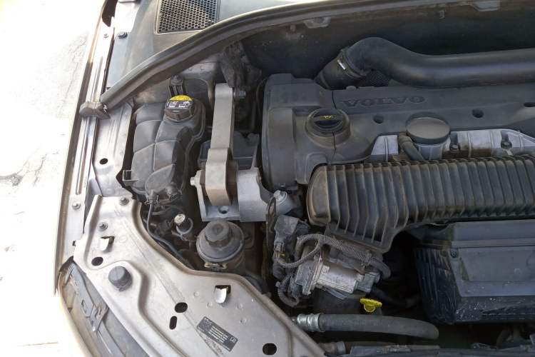 Used Volvo S80L 2014 2.0T T5 Luxury Executive Edition Engine Bay Right