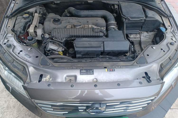 Used Volvo S80L 2014 2.0T T5 Luxury Executive Edition Engine Bay