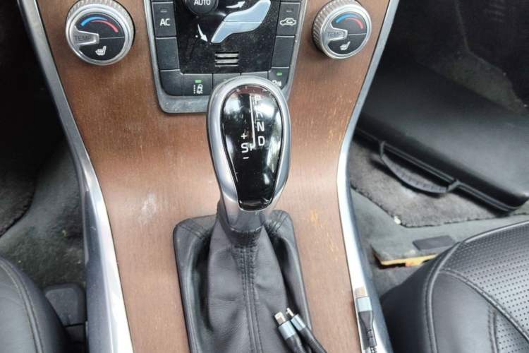 Used Volvo S80L 2014 2.0T T5 Smart Luxury Edition Gear Lever