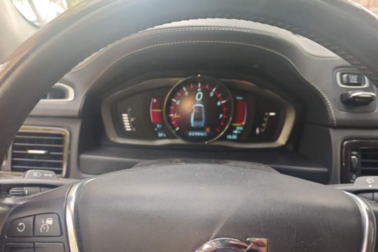 Used Volvo S80L 2014 2.0T T5 Luxury Executive Edition Instrument Cluster