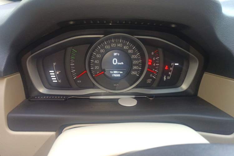 Used Volvo S80L 2014 2.0T T5 Intelligent Luxury Edition Instrument Cluster