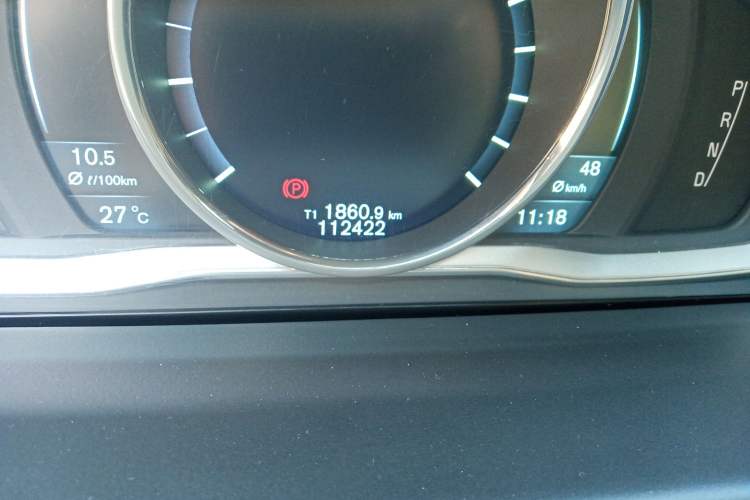 Used Volvo S80L 2014 2.0T T5 Luxury Executive Edition Odometer Close Up