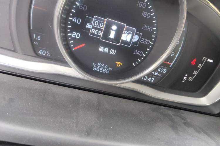 Used Volvo S80L 2014 2.0T T5 Smart Luxury Edition Odometer Close Up