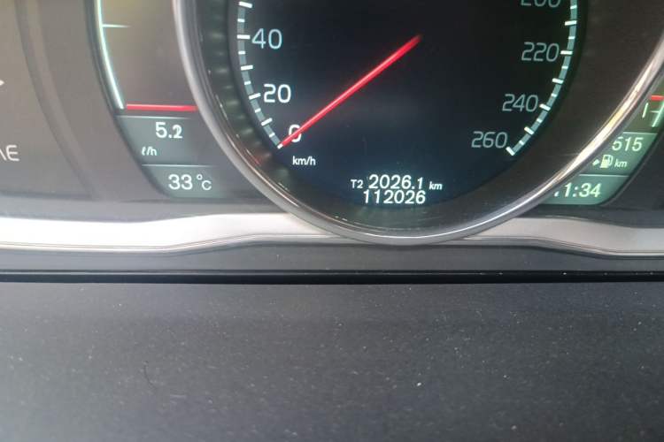 Used Volvo S80L 2014 2.0T T5 Luxury Executive Edition Odometer Close Up