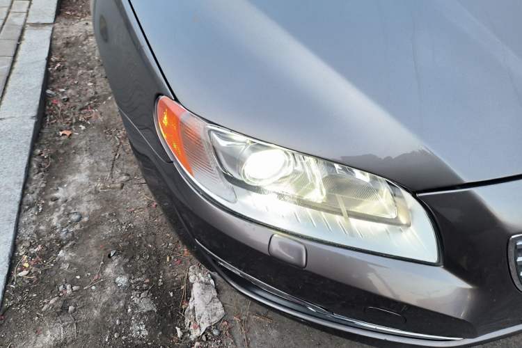 Used Volvo S80L 2014 2.0T T5 Luxury Executive Edition Right Front Headlight