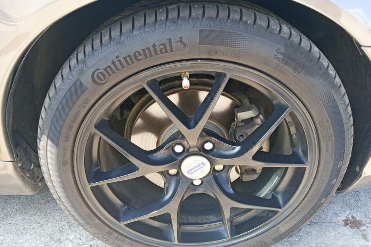 Used Volvo S80L 2014 2.0T T5 Luxury Executive Edition Right Front Wheel Hub
