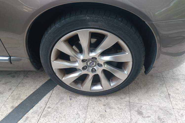 Used Volvo S80L 2014 2.0T T5 Luxury Executive Edition Right Front Wheel Hub