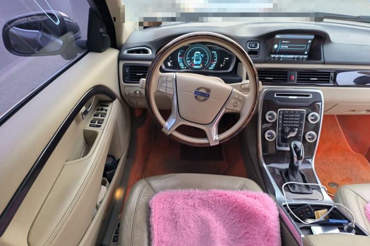 Used Volvo S80L 2014 2.0T T5 Luxury Executive Edition Steering Wheel