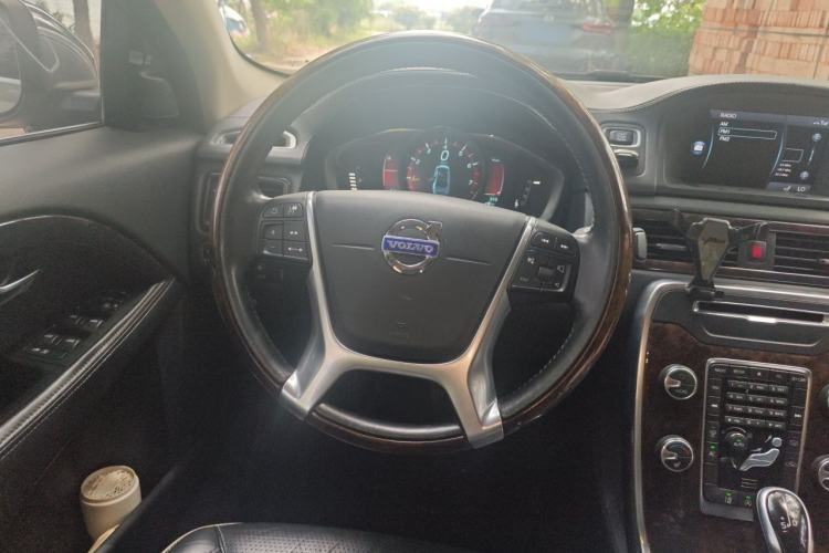 Used Volvo S80L 2014 2.0T T5 Luxury Executive Edition Steering Wheel