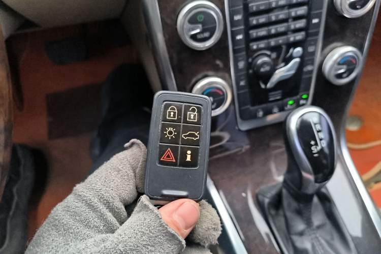 Used Volvo S80L 2014 2.0T T5 Luxury Executive Edition Vehicle Key