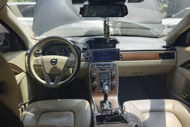 Used Volvo S80L 2014 2.0T T5 Smart Luxury Edition Center Console