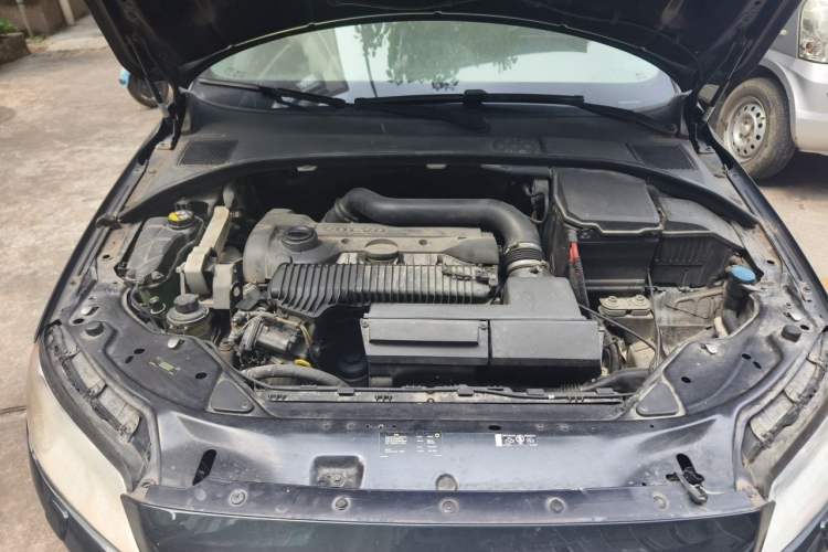 Used Volvo S80L 2014 2.0T T5 Smart Luxury Edition Engine Bay