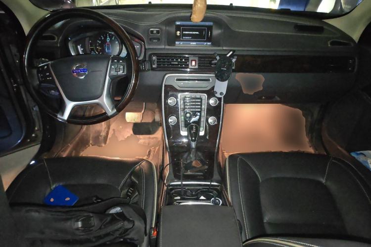 Used Volvo S80L 2014 2.0T T5 Luxury Executive Edition Center Console
