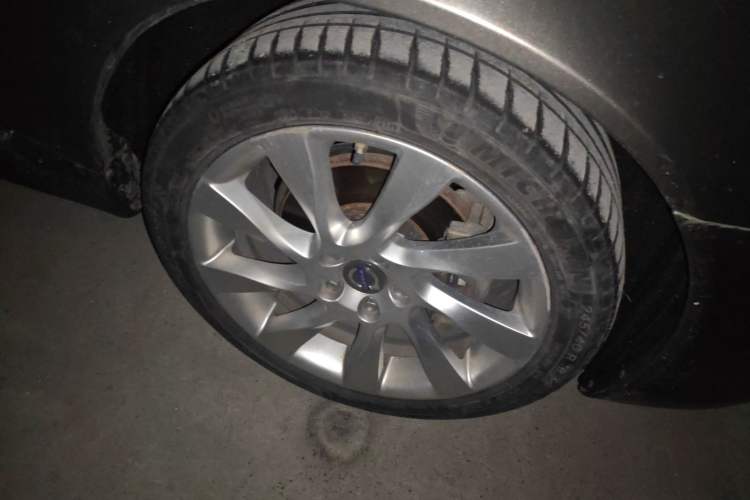 Used Volvo S80L 2014 2.0T T5 Luxury Executive Edition Right Front Wheel Hub