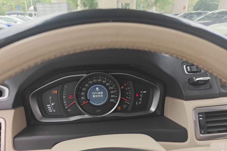 Used Volvo S80L 2014 2.0T T5 Intelligent Luxury Edition Instrument Cluster