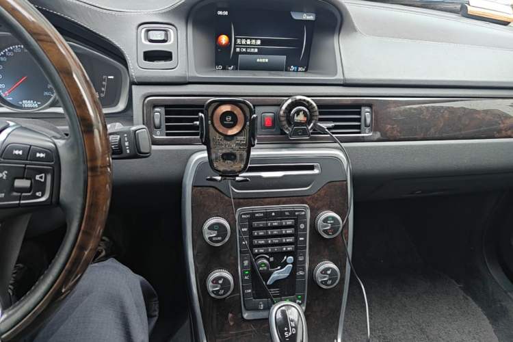 Used Volvo S80L 2015 2.0T T5 Luxury Executive Edition Audio And AC Panel