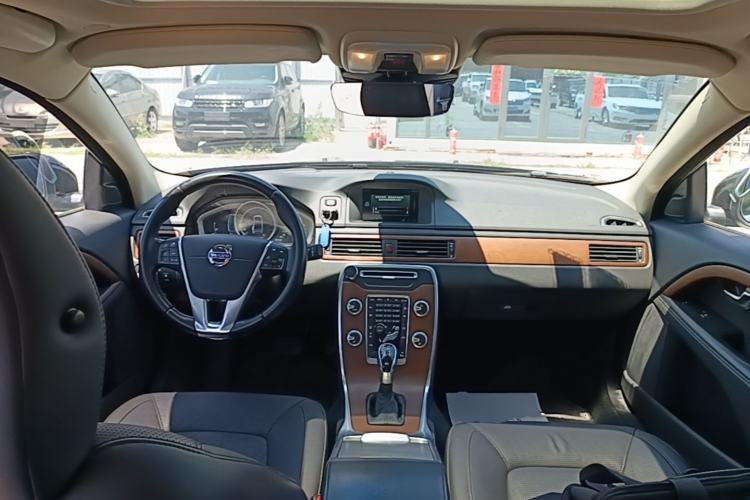 Used Volvo S80L 2015 2.0T T5 Smart Luxury Edition Center Console