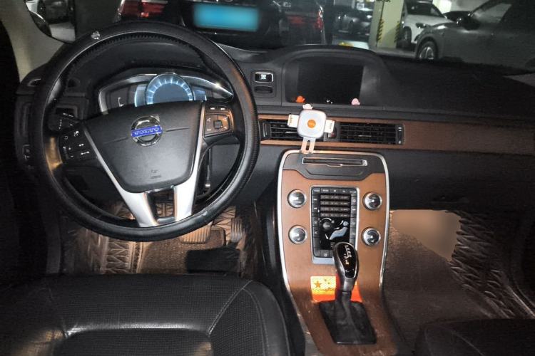 Used Volvo S80L 2015 2.0T T5 Smart Edition Center Console