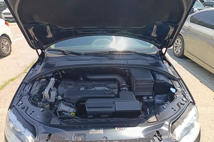 Used Volvo S80L 2015 2.0T T5 Smart Luxury Edition Engine Bay