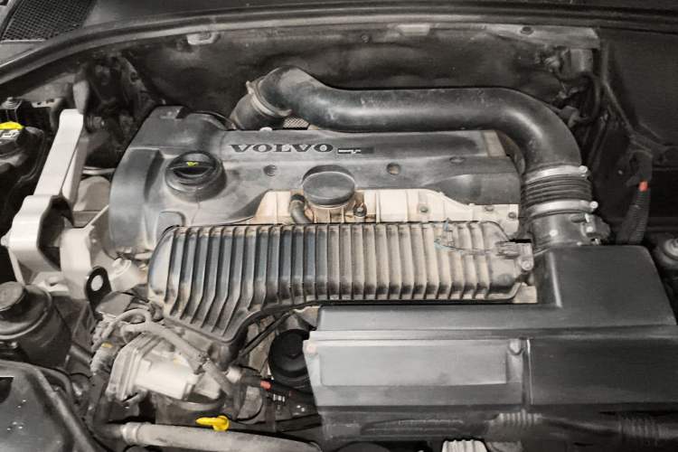 Used Volvo S80L 2015 2.0T T5 Smart Edition Engine Bay