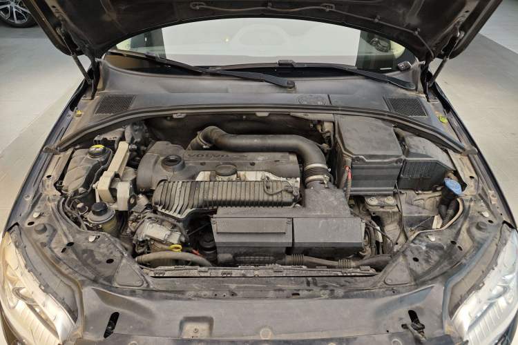 Used Volvo S80L 2015 2.0T T5 Smart Luxury Edition Engine Bay