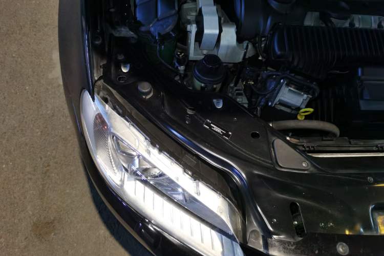 Used Volvo S80L 2015 2.0T T5 Smart Luxury Edition Engine Bay Right