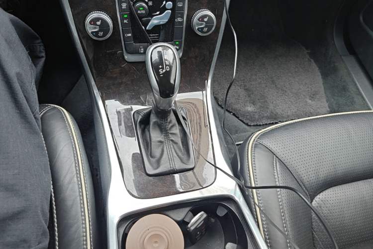 Used Volvo S80L 2015 2.0T T5 Luxury Executive Edition Gear Lever