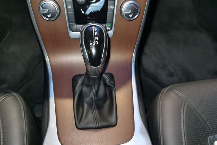 Used Volvo S80L 2015 2.0T T5 Smart Luxury Edition Gear Lever