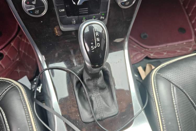 Used Volvo S80L 2015 2.0T T5 Luxury Executive Edition Gear Lever