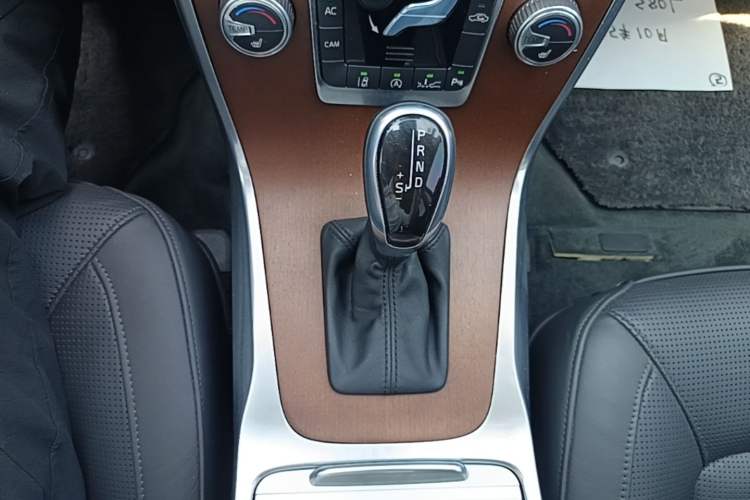 Used Volvo S80L 2015 2.0T T5 Smart Luxury Edition Gear Lever