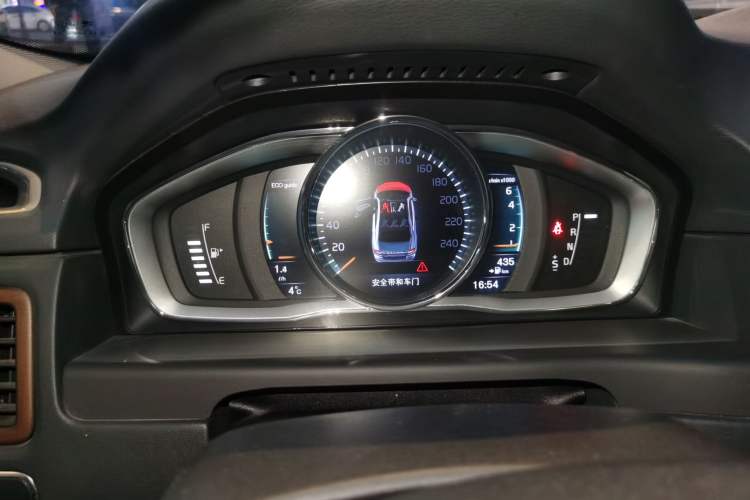 Used Volvo S80L 2015 2.0T T5 Smart Luxury Edition Instrument Cluster