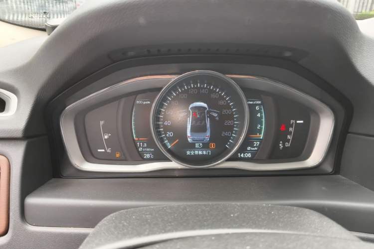 Used Volvo S80L 2015 2.0T T5 Smart Luxury Edition Instrument Cluster