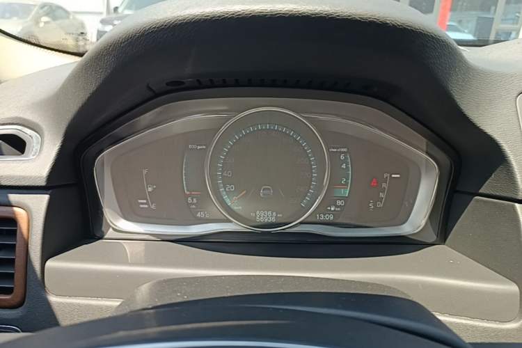 Used Volvo S80L 2015 2.0T T5 Smart Luxury Edition Instrument Cluster