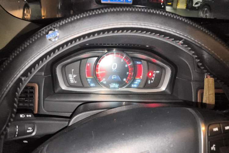 Used Volvo S80L 2015 2.0T T5 Smart Edition Instrument Cluster