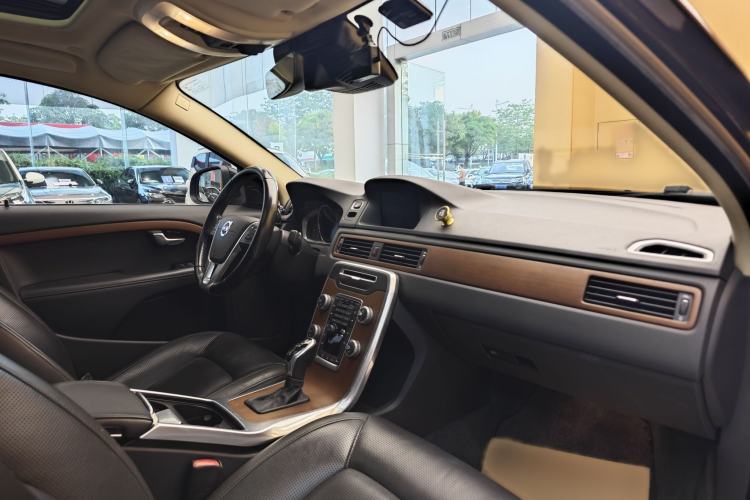 Used Volvo S80L 2015 2.0T T5 Smart Luxury Edition Interior 1